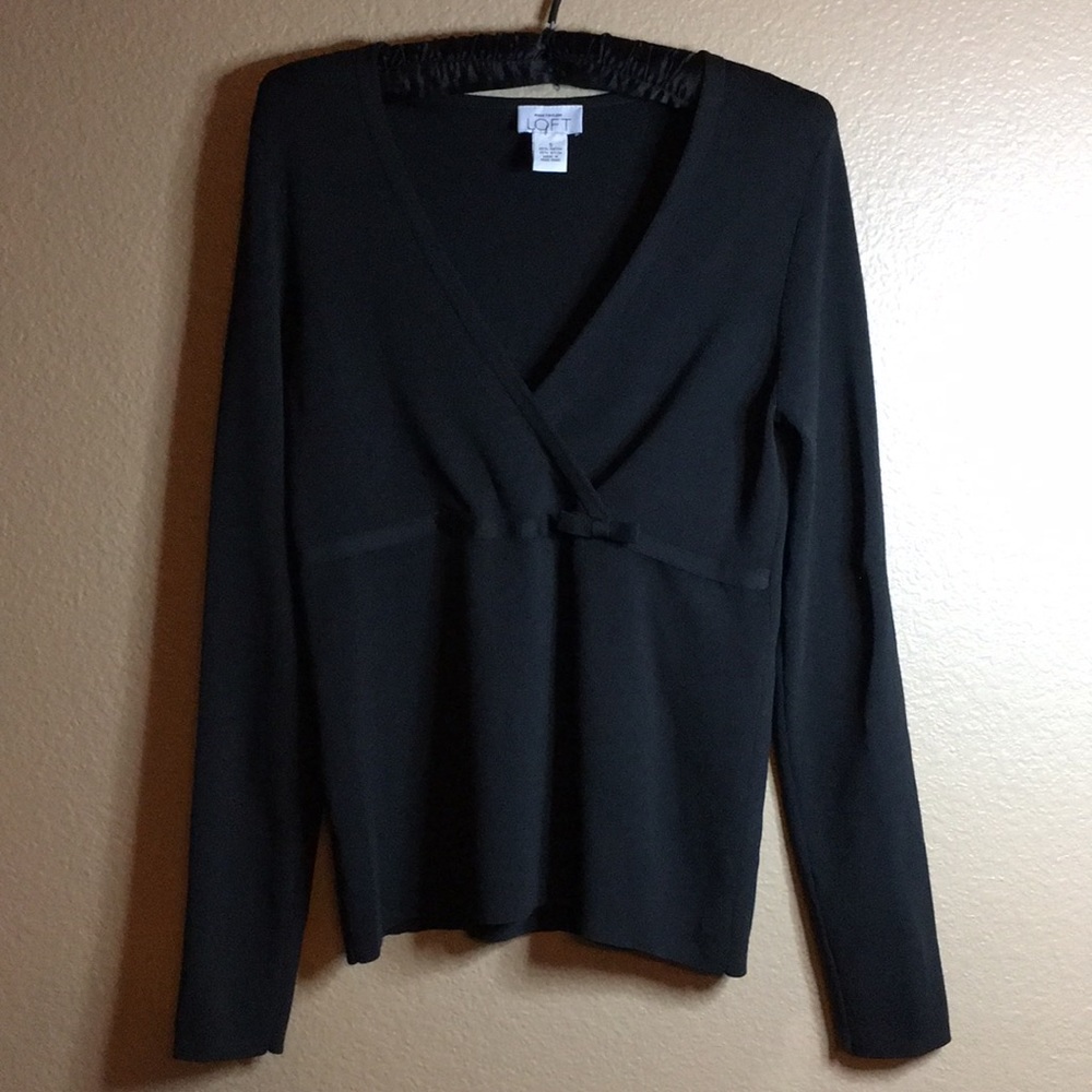 Ann Taylor LOFT Black V-neck Sweater Sz Small